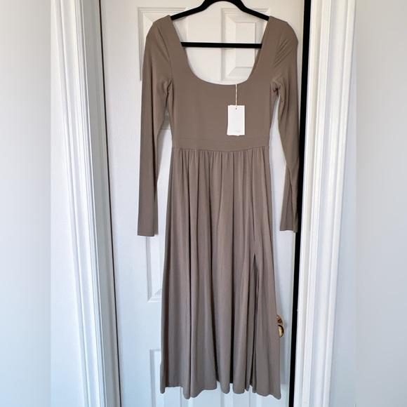 Aritzia wilfred dress taupe - Picture 1 of 5